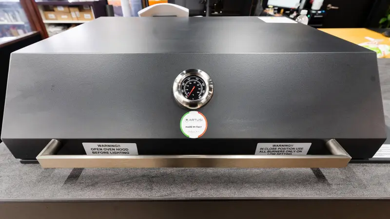 Artusi Matte Black 3-Burner Gas Bbq With Hood 1