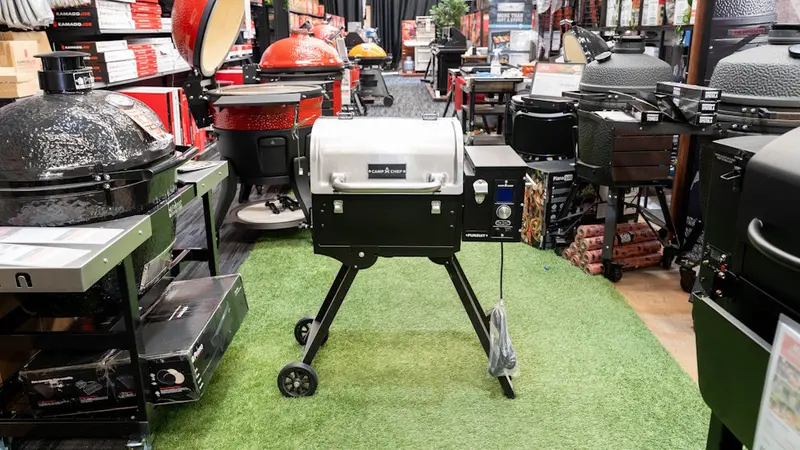 Camp Chef Pursuit 20 Portable Pellet Grill – Clearance Deal 1