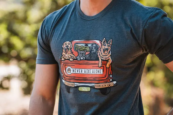 Men'S Never Hike Alone Outdoor Tee 1