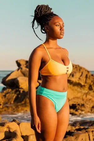 Tomcat Bikini Top 10