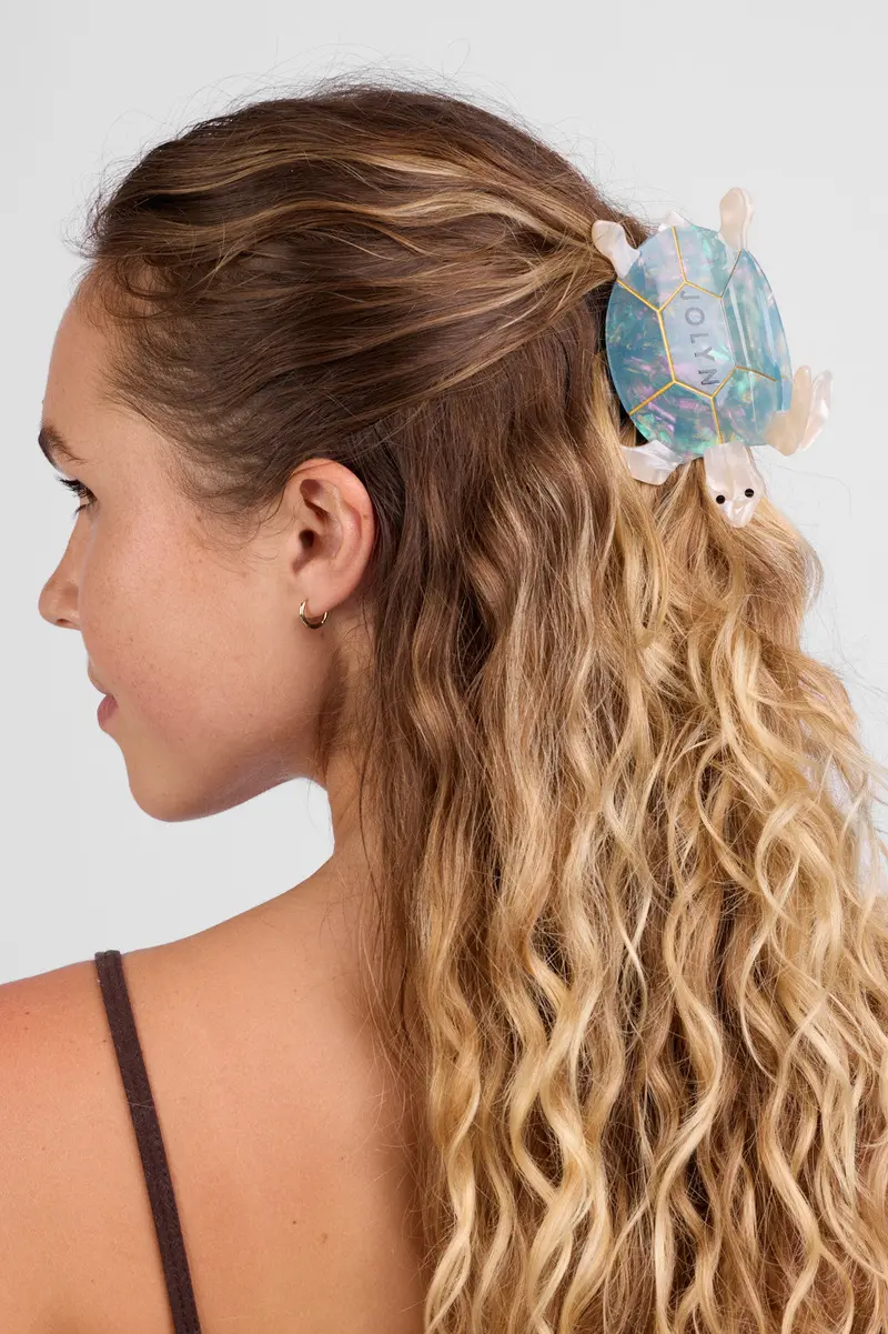 Turtle-Themed Hair Clip – Playful Accent 1